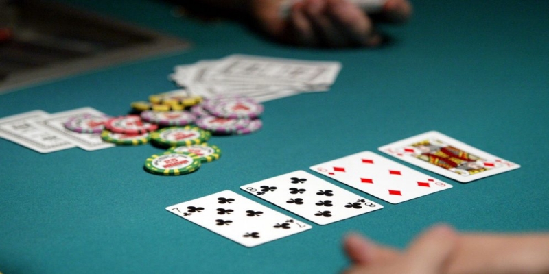 Hướng dẫn đọc bài Poker trong vòng Flop tại Top88